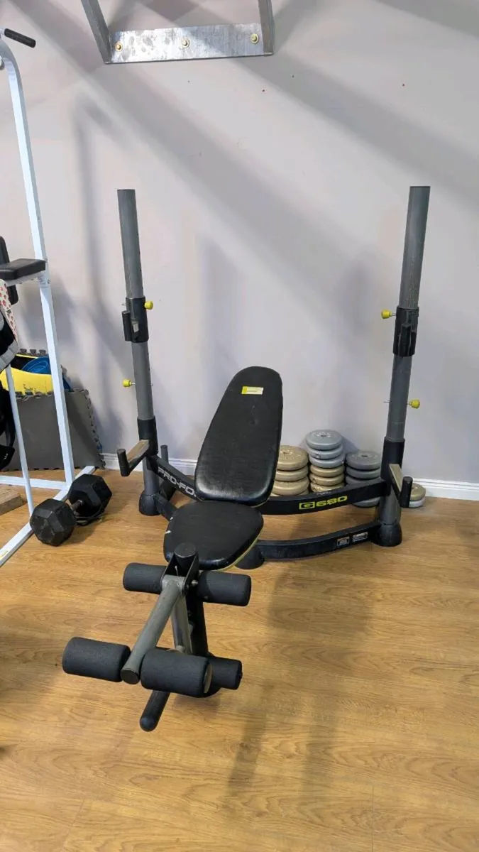 Bench press with leg curl/extension - Image 1