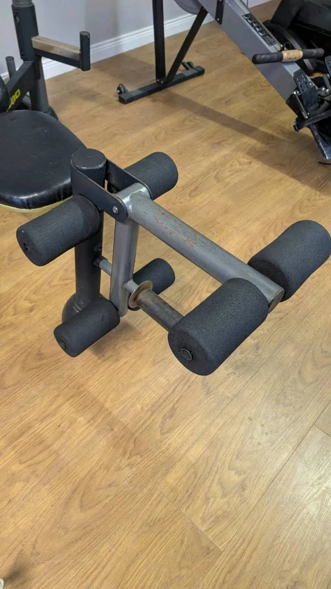 Bench press with leg curl/extension - Image 4