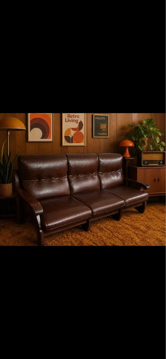 Leather couch - Image 1