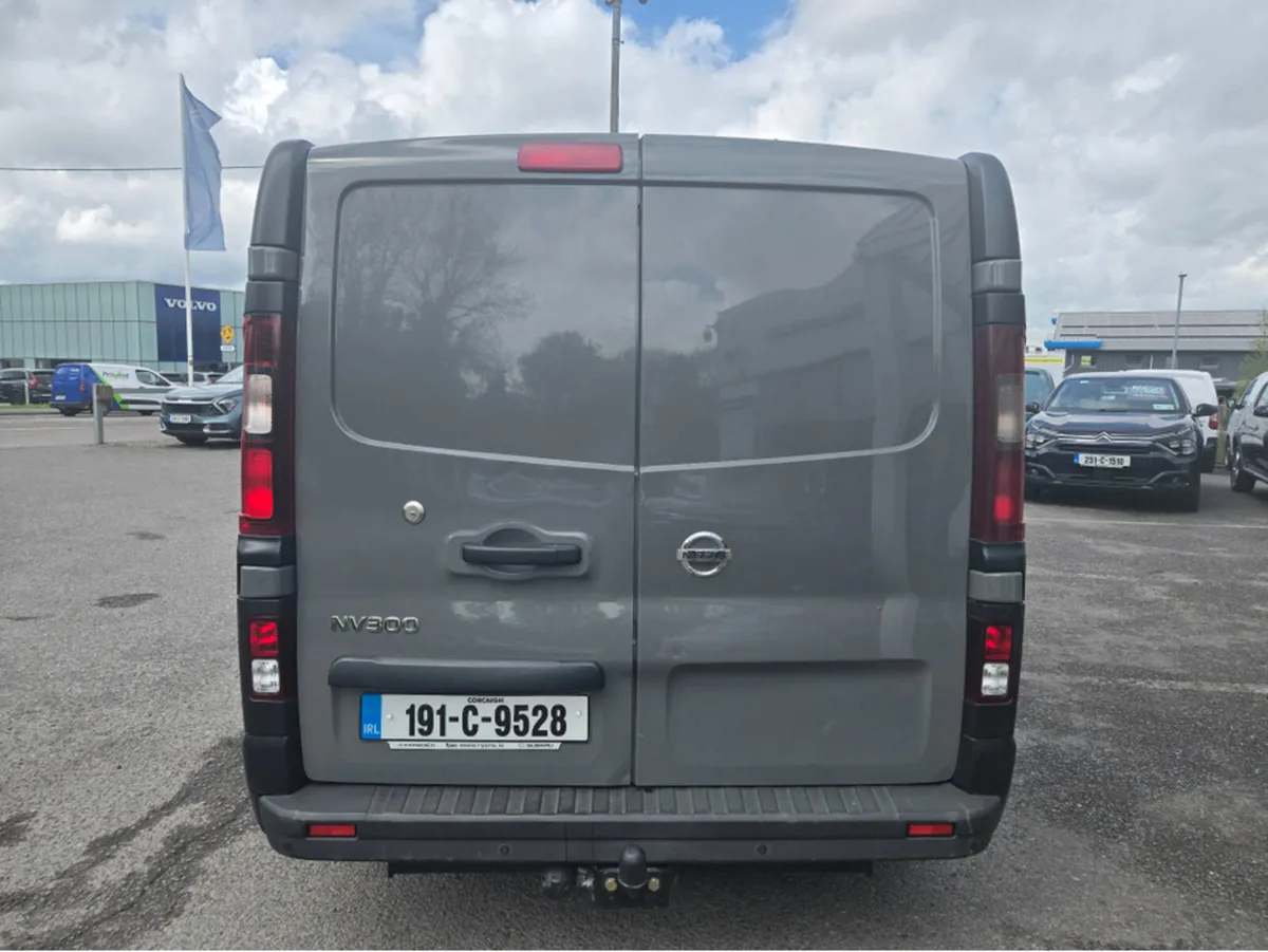 Nissan NV300 LWB 120 XE 4DR - Image 4