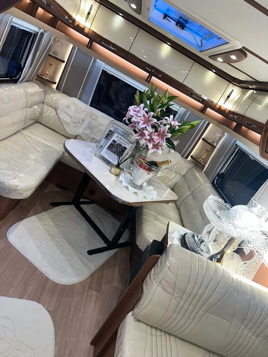 2020 655 lmc ExQuisit VIP model caravan - Image 2