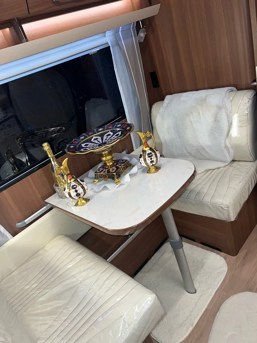2020 655 lmc ExQuisit VIP model caravan - Image 3