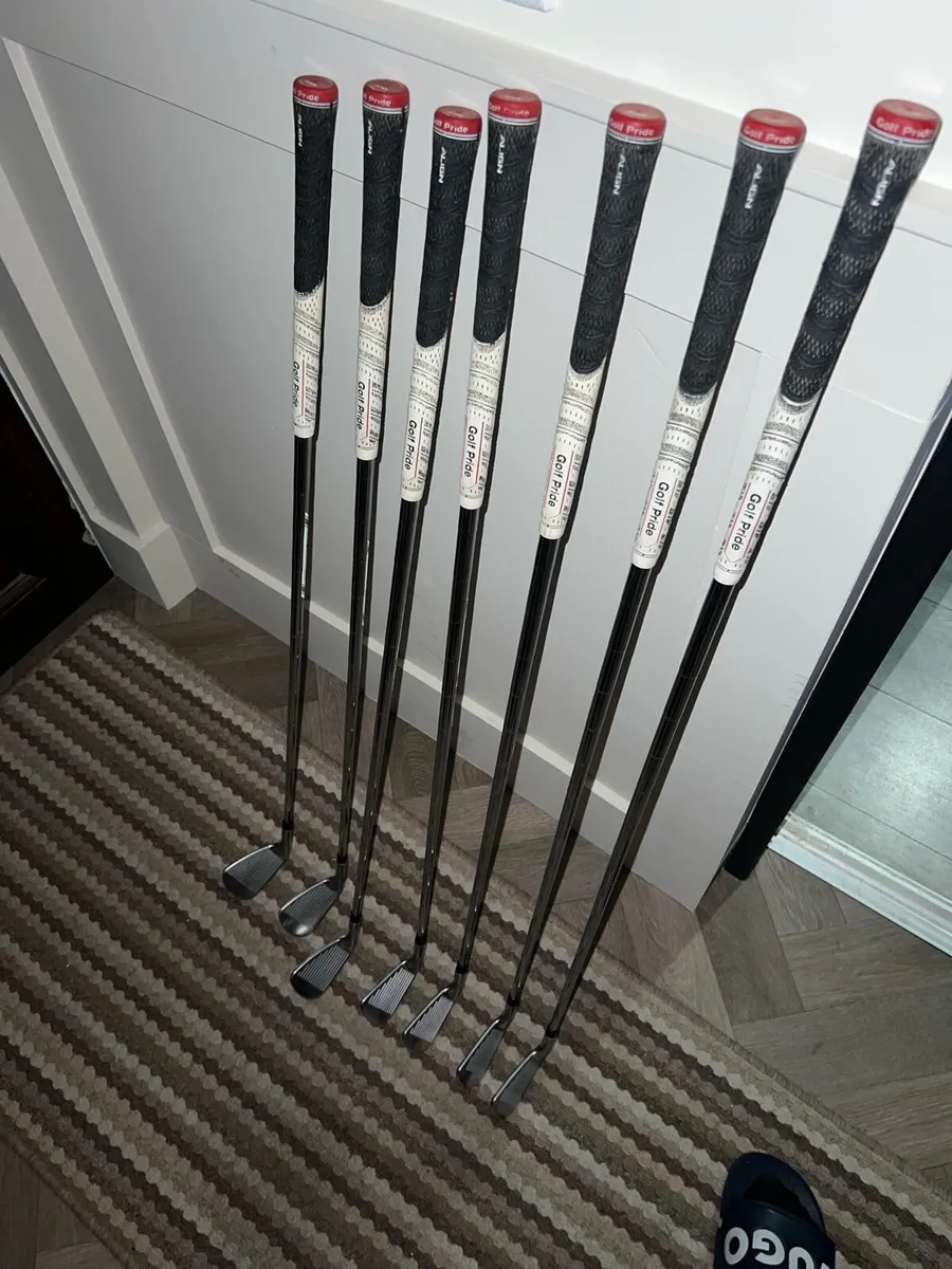 Titleist 716 MB irons - Image 1