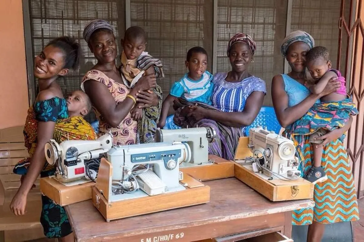 Wanted: Sewing Machines - Image 4