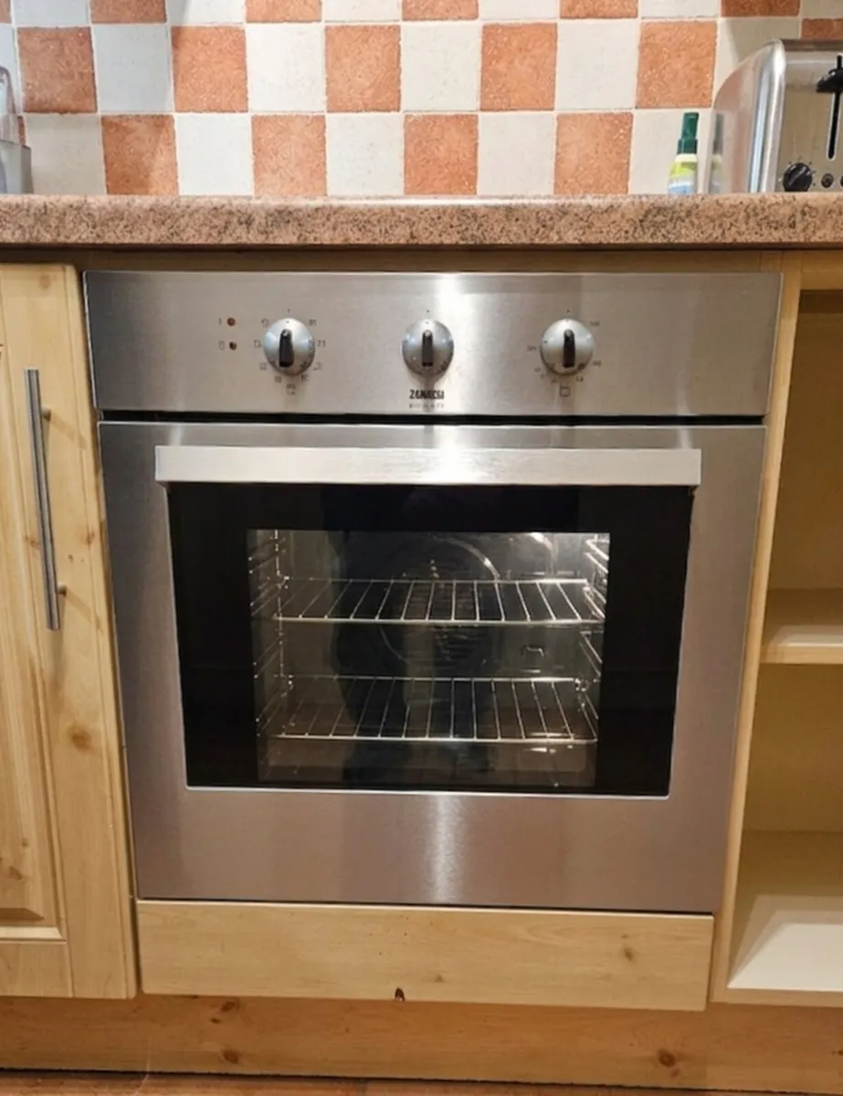 Zanussi built in oven - Image 1