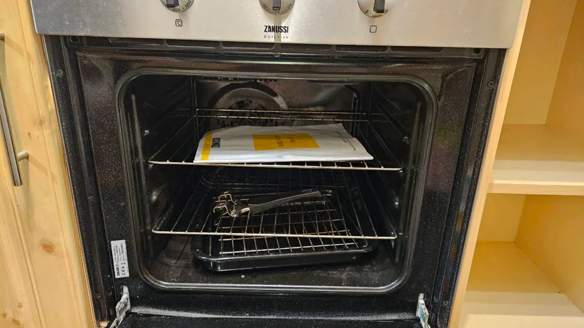 Zanussi built in oven - Image 2