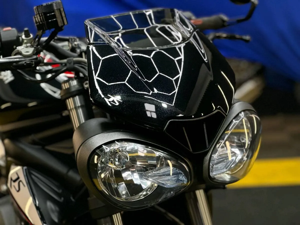 Triumph Street Triple 765RS - Image 3