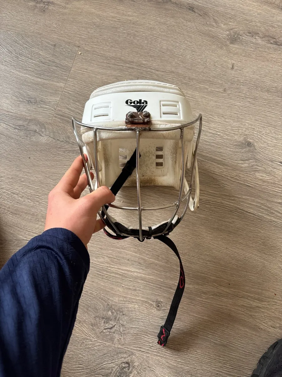Gola helmet - Image 1