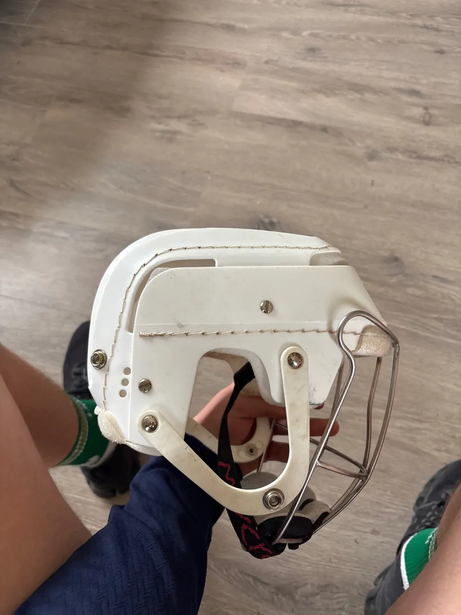 Gola helmet - Image 4