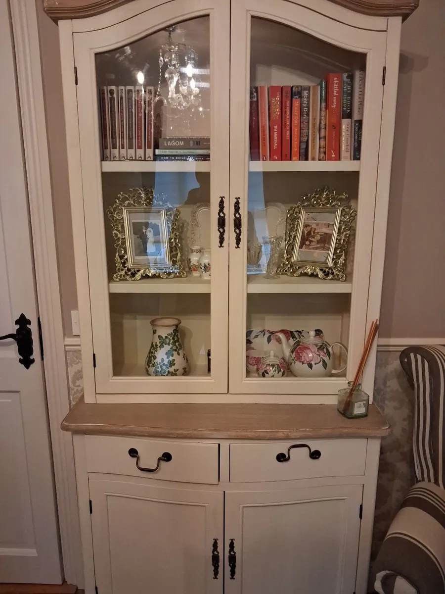 Display Cabinet - Image 1