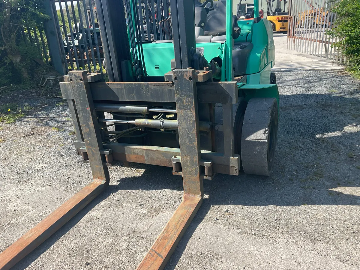 FORKLIFT - Image 2