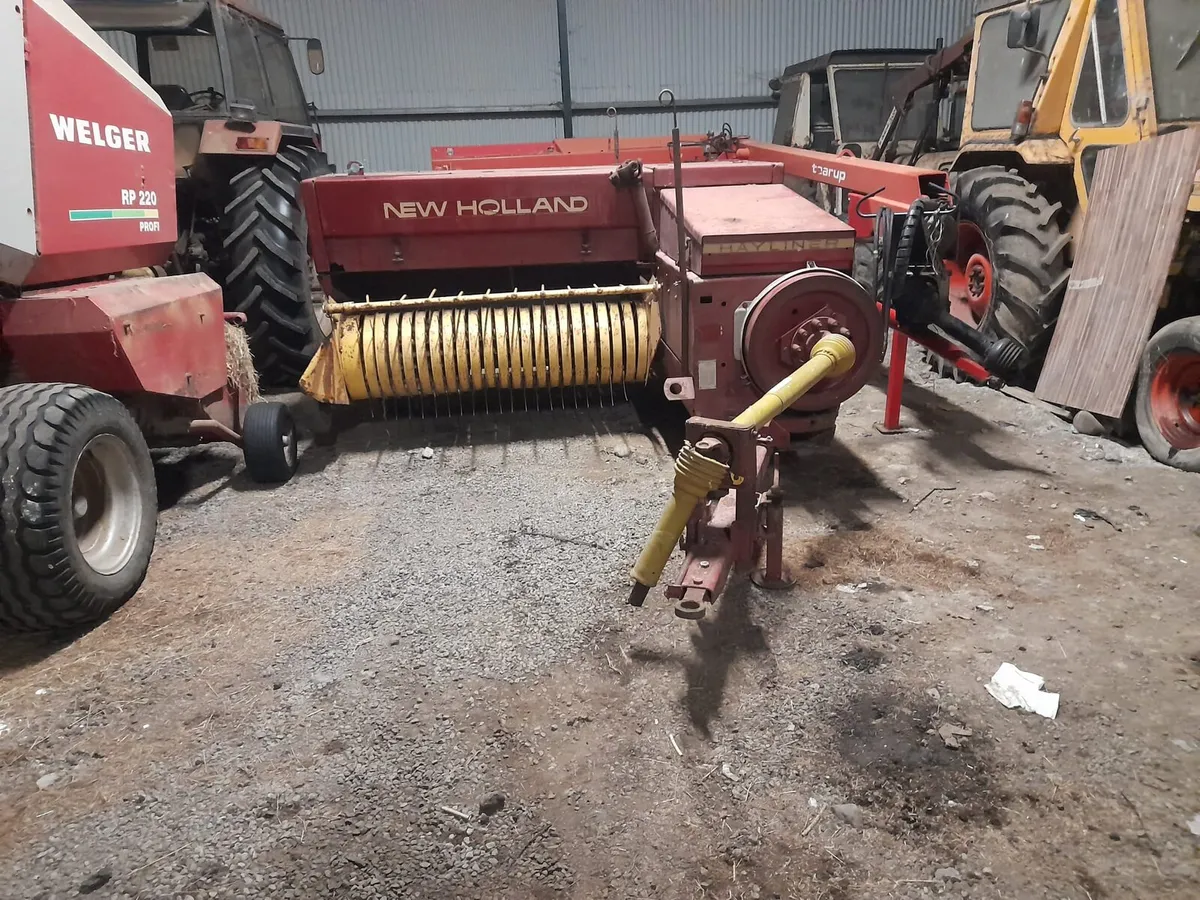 New Holland 376 baler - Image 1