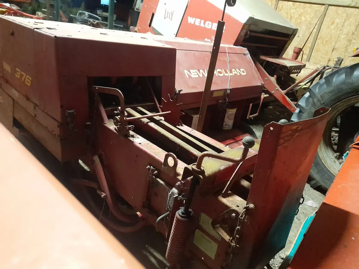 New Holland 376 baler - Image 4