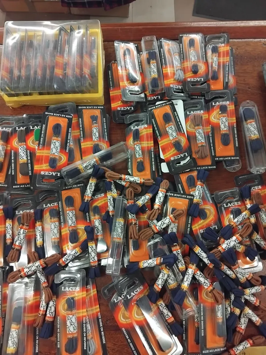450 Pairs of New Shoe Laces - Image 1