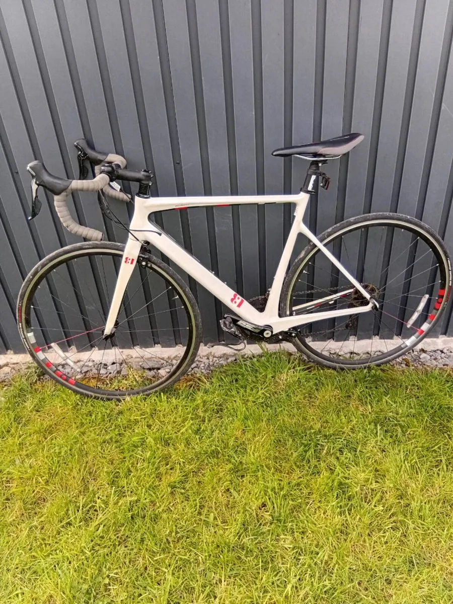 Racing bike - Image 1