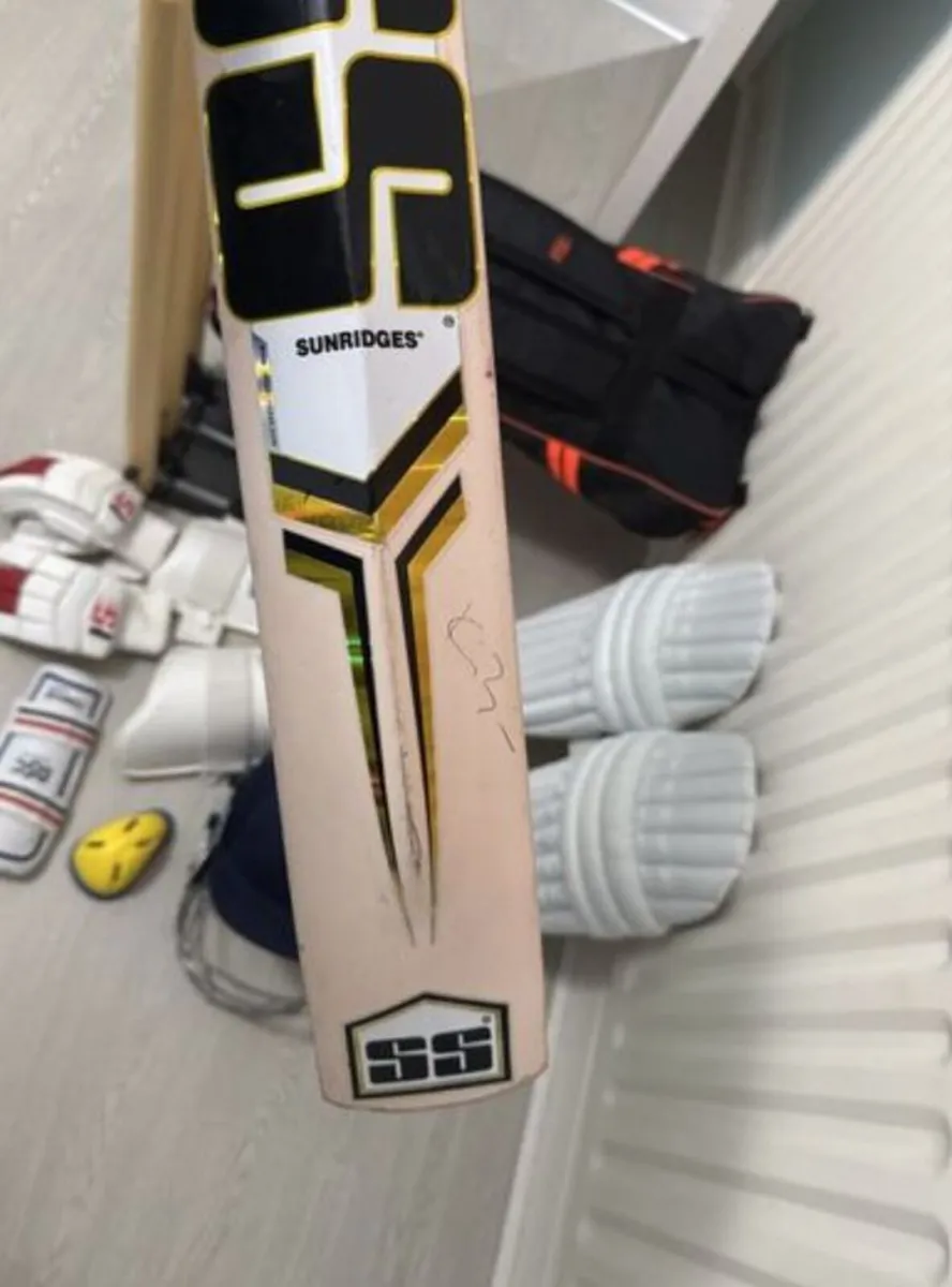 Cricket Kit (8 to 10 yr) with Add ons - Image 3