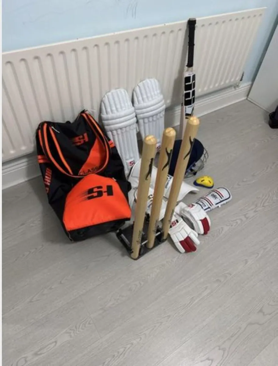 Cricket Kit (8 to 10 yr) with Add ons - Image 4