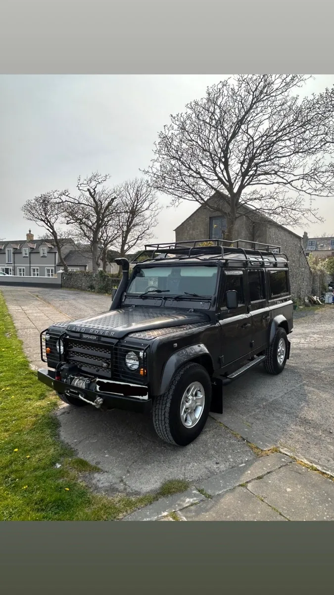 Landrover Defender 110 County 300 TDI - Image 2