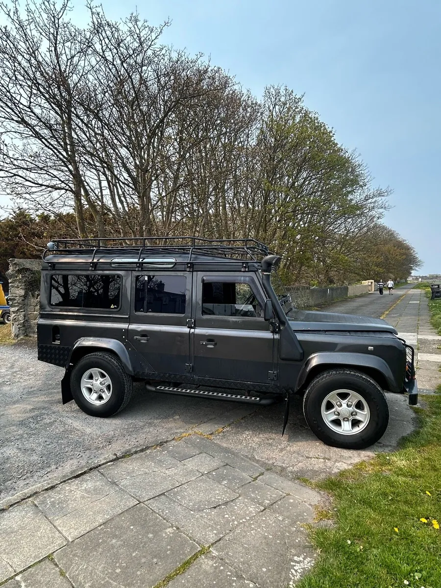 Landrover Defender 110 County 300 TDI - Image 3