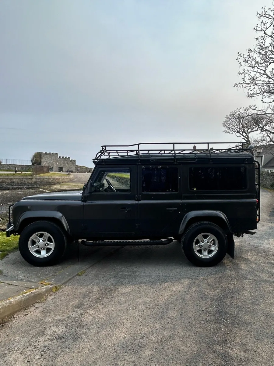 Landrover Defender 110 County 300 TDI - Image 4