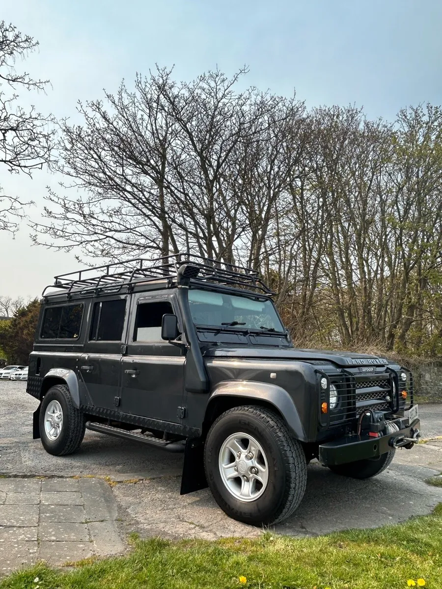 Landrover Defender 110 County 300 TDI - Image 1