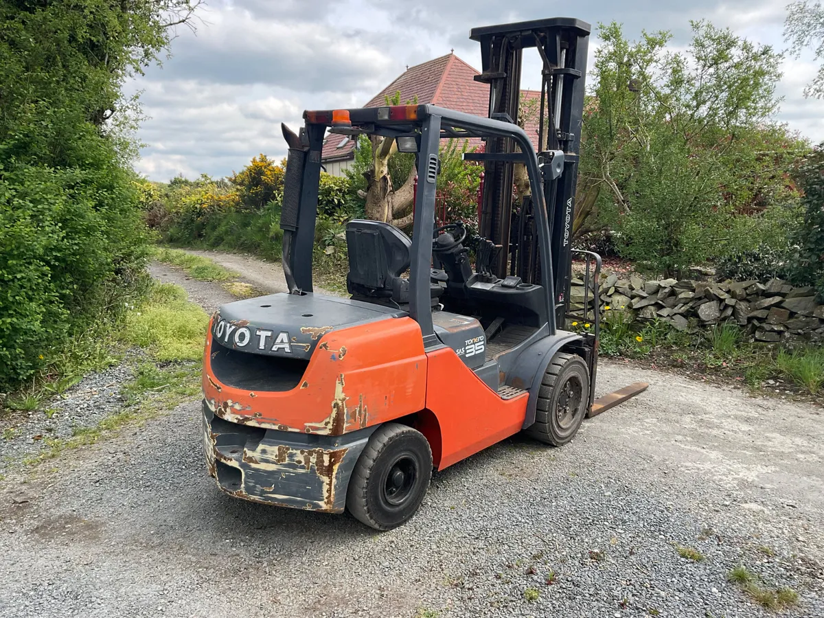 FORKLIFT - Image 4