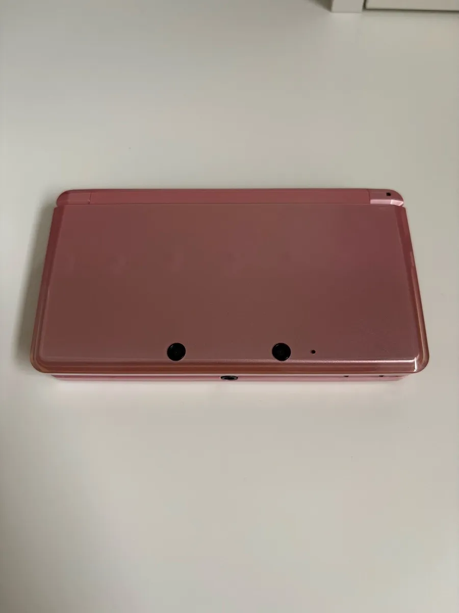 Nintendo 3DS Pink Console + 3 games bundle - Image 2