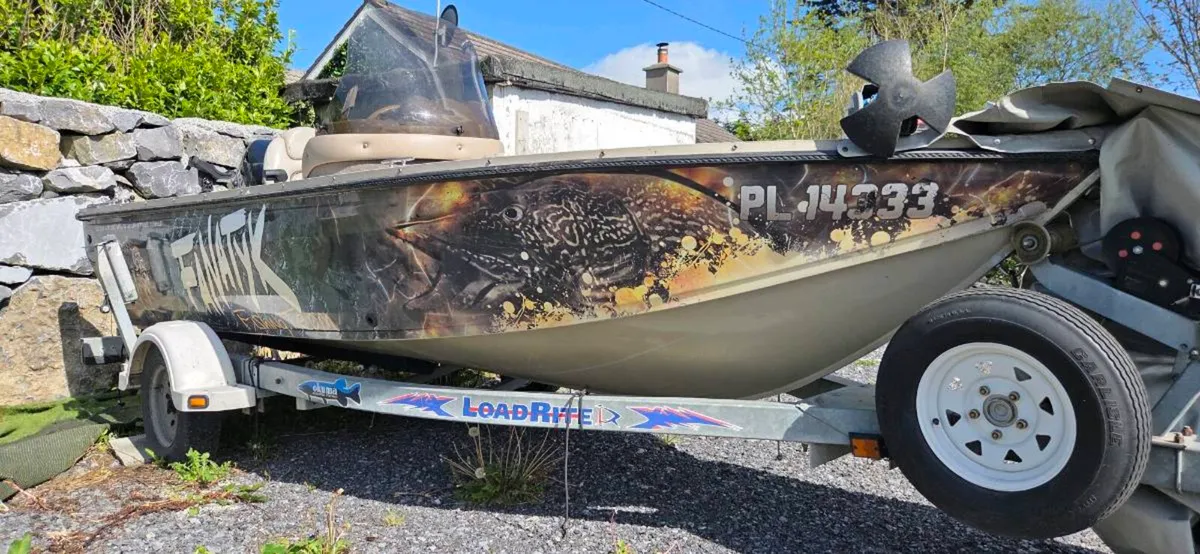 Aluminium Boat Crestliner Fish Hawk and90hp Suzuki - Image 1