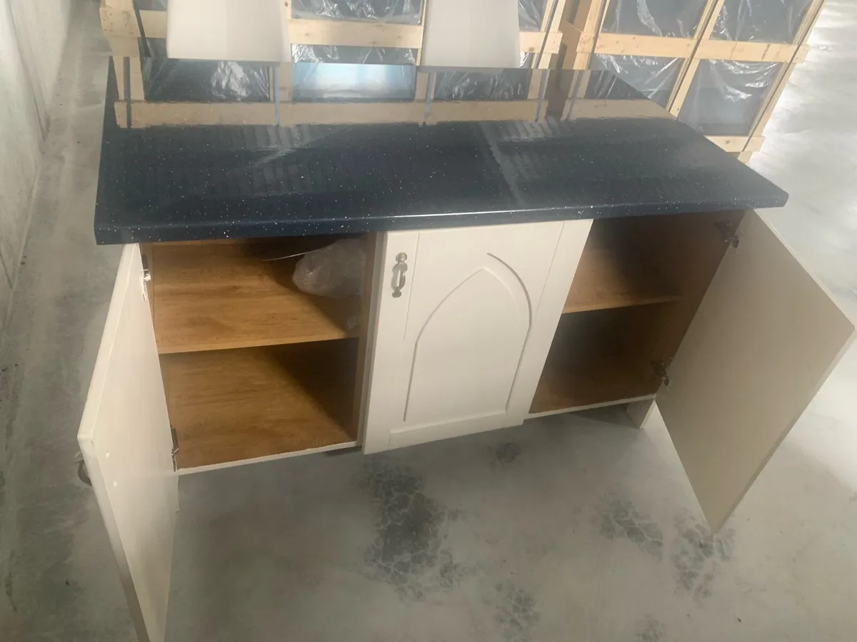 Kitchen island - Image 3