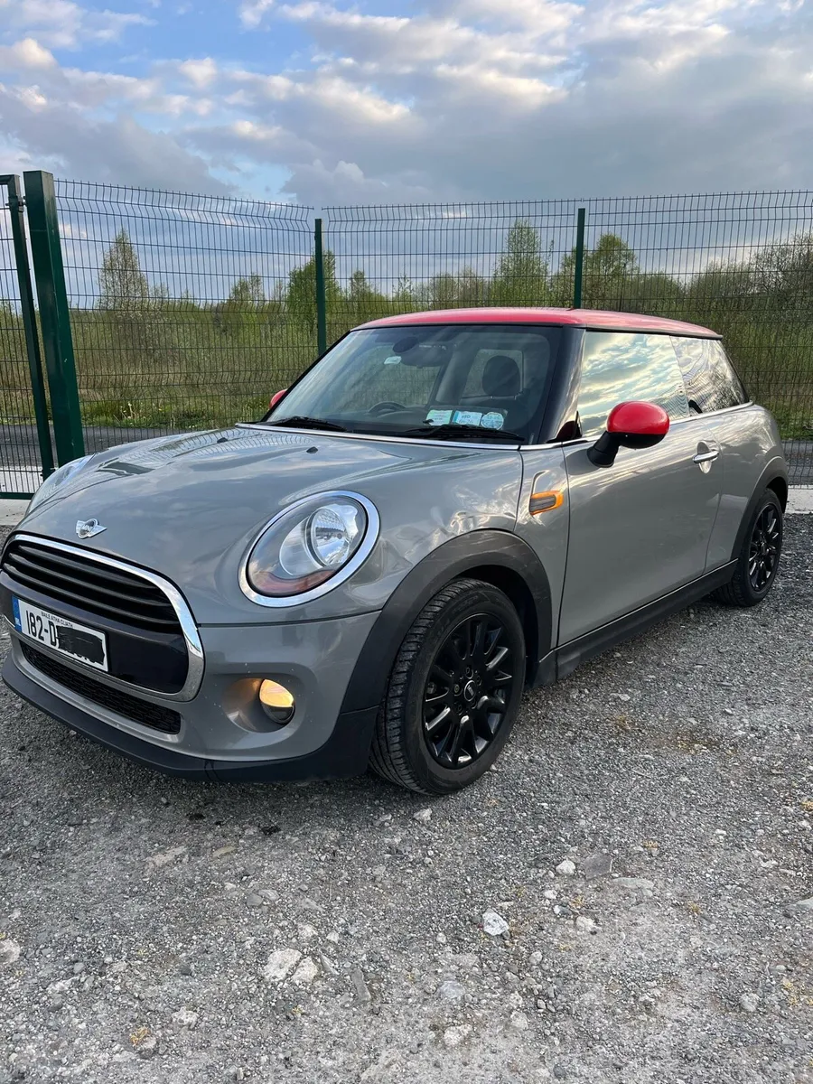 182 MINI COOPER DIESEL LIGHT DAMAGE - Image 2