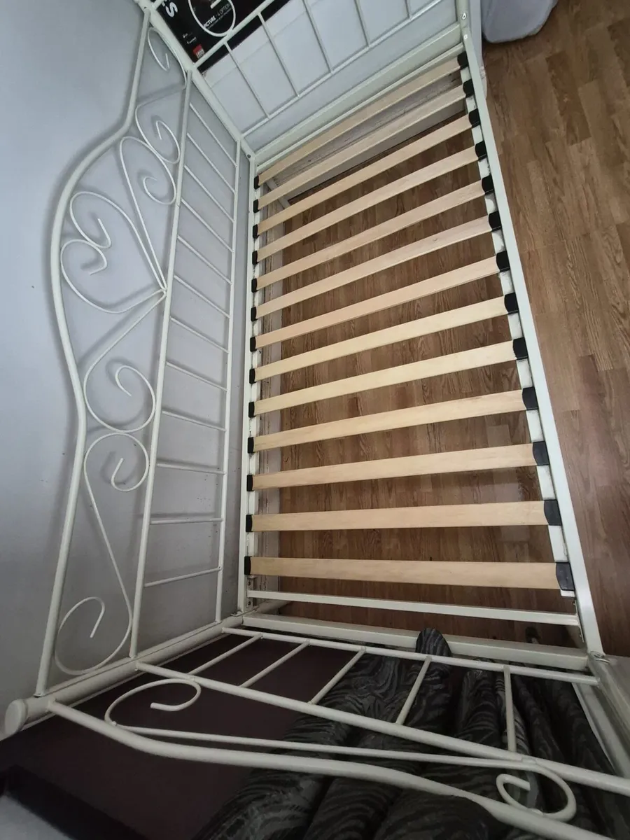 day bed - Image 2