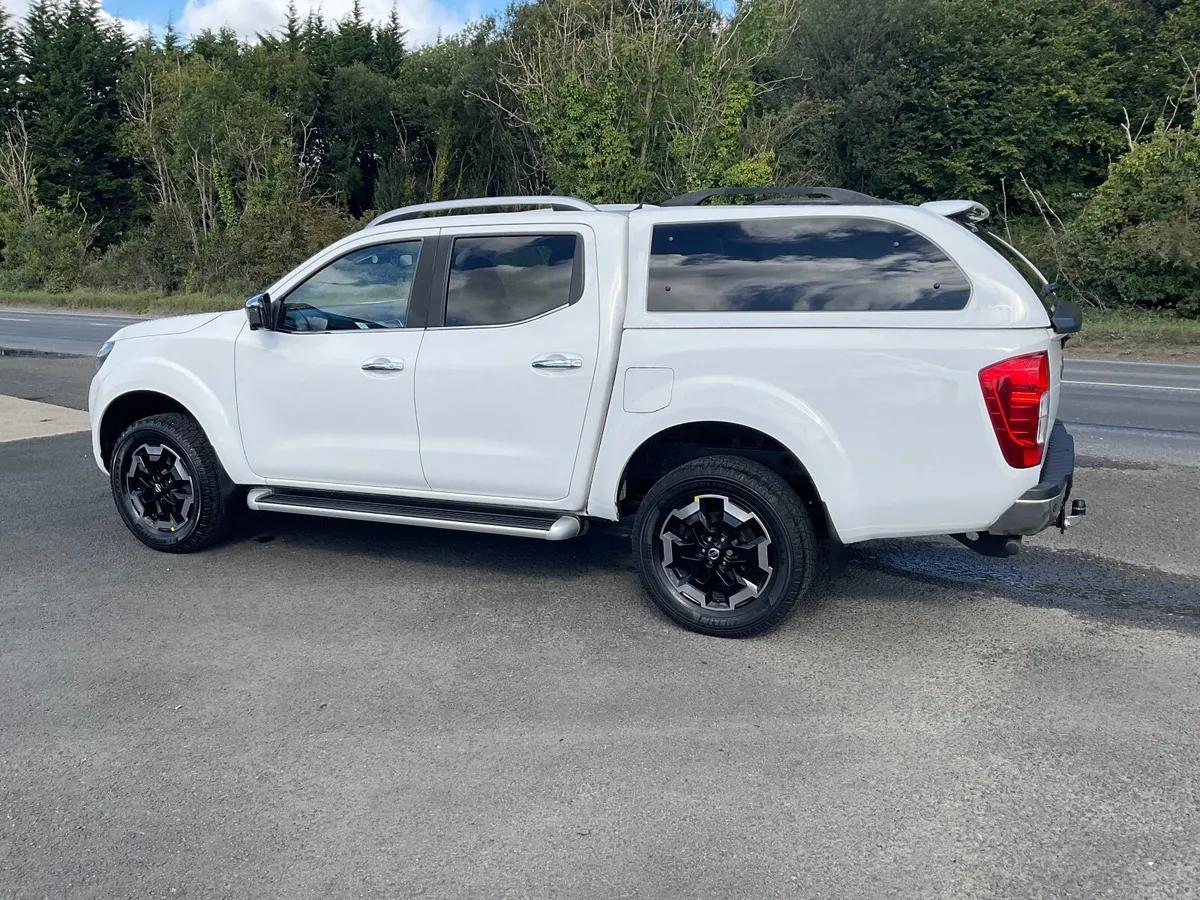 2021 Nissan Navara Tekna - Image 3