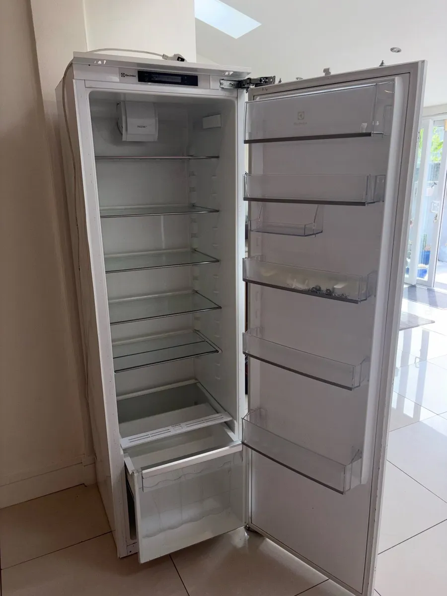 Fridge and Freezer - Image 4
