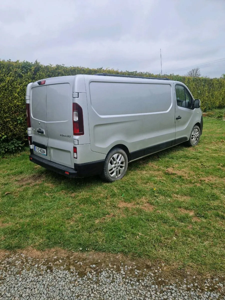 Van - Image 4
