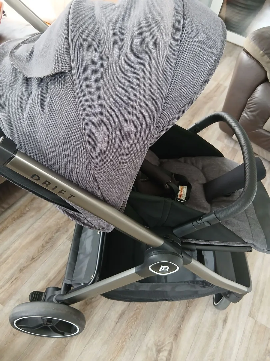 Drift Pushchair & Carrycot - Image 1