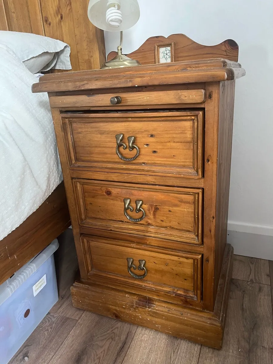 Bedroom furniture - Image 2