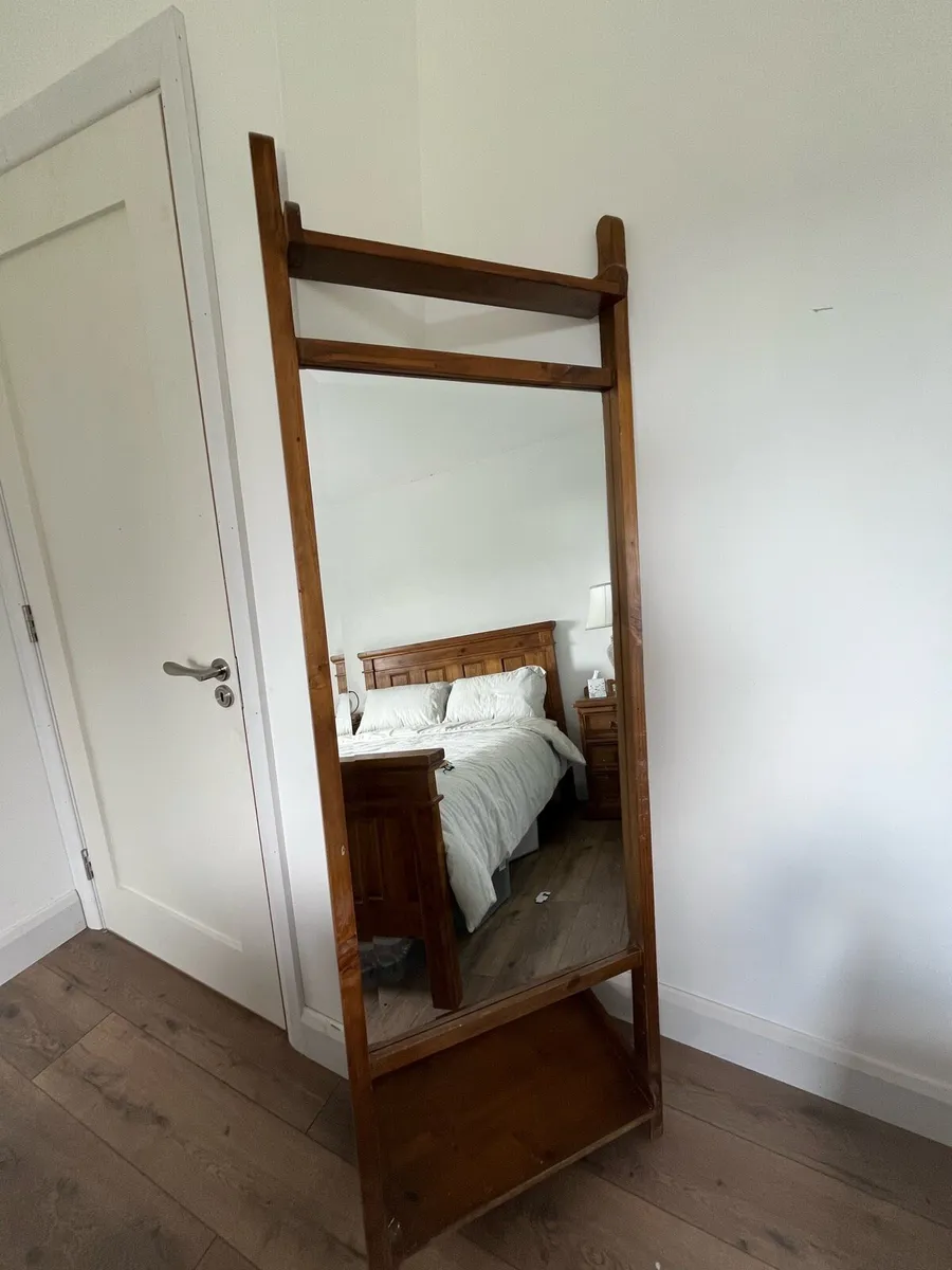 Bedroom furniture - Image 4