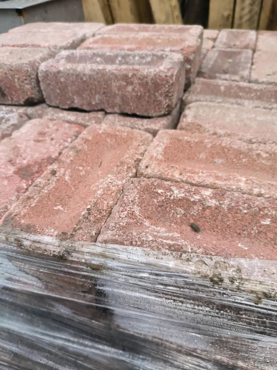 Concrete bricks red 512 in pallet - Image 2