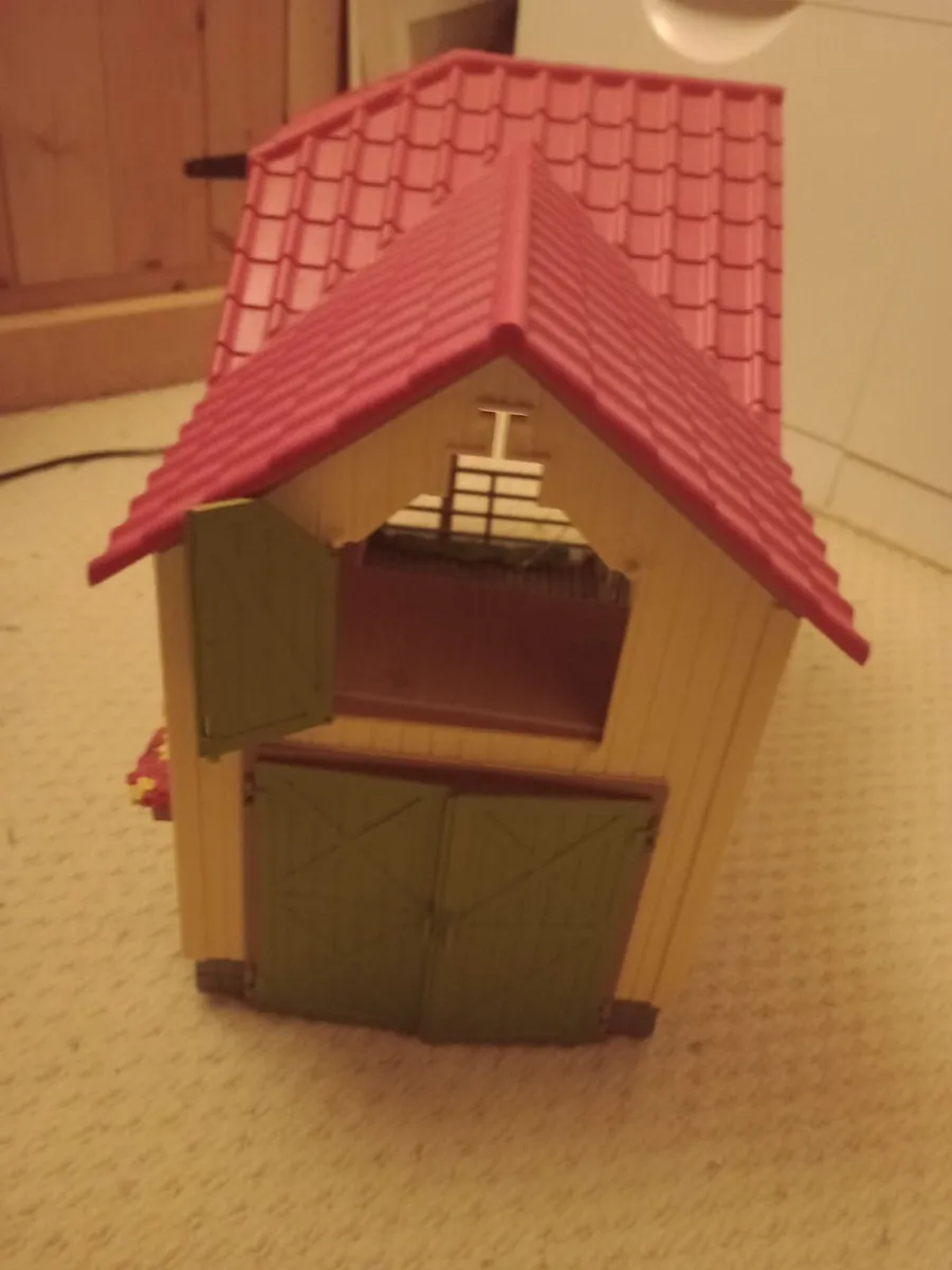 Schleich Barn - Image 2