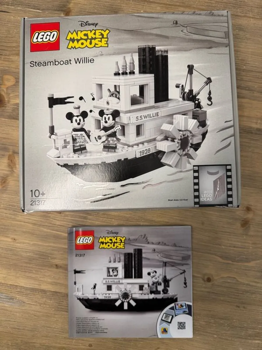 Lego Steamboat Willie 21317 with Wicked Brick Display Case - Image 3