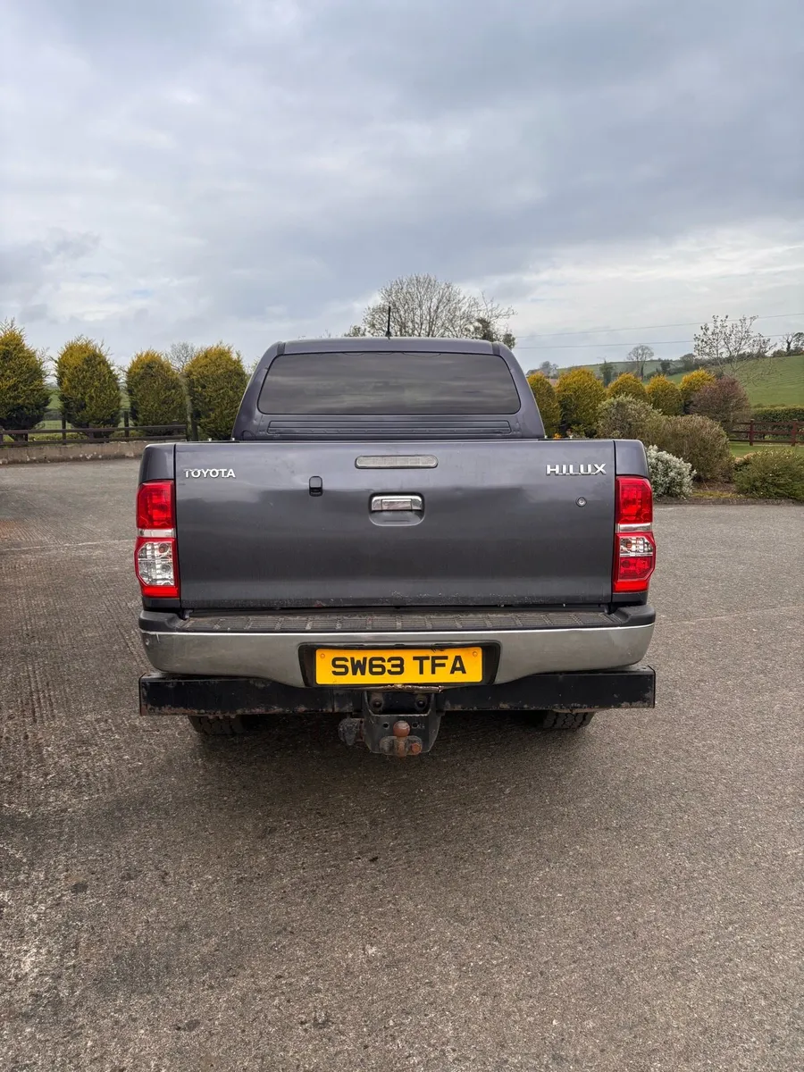 Toyota Hilux 4x4 - Image 3
