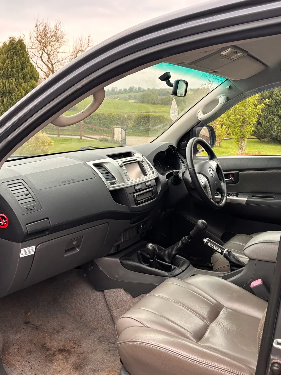 Toyota Hilux 4x4 - Image 4