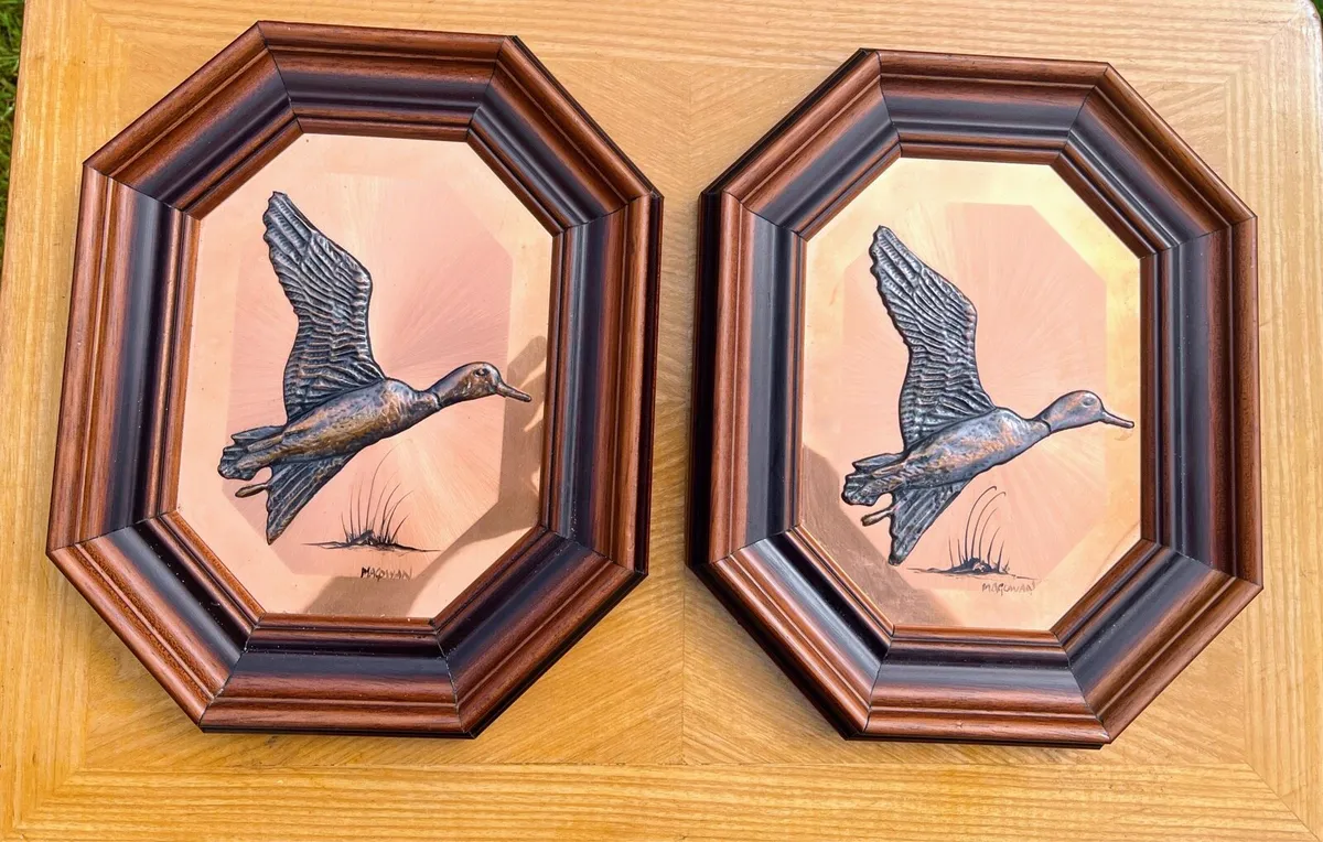 Pair of Irish handcrafted copper wall hangings - Image 3