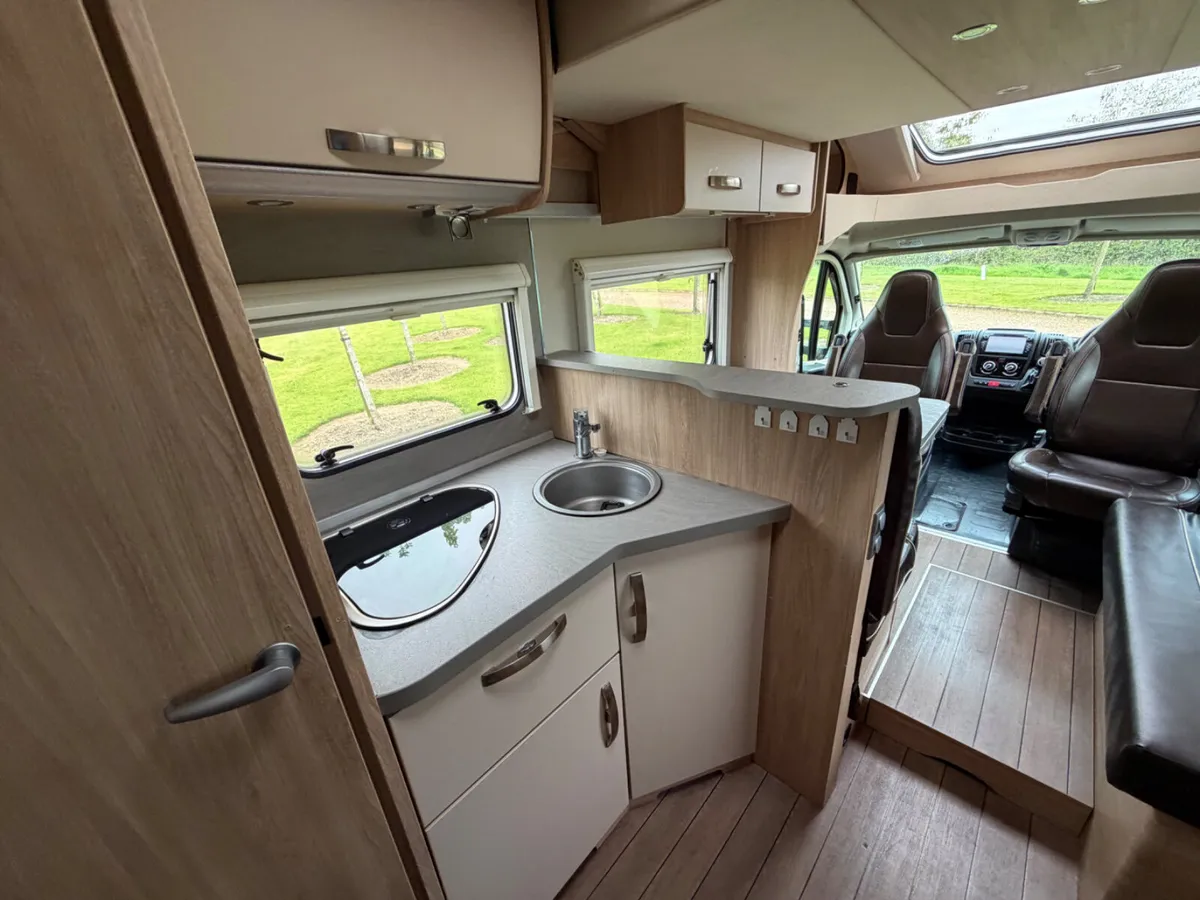 2019 WEINSBERG CARA SUITE 650 R.H.D - Image 4