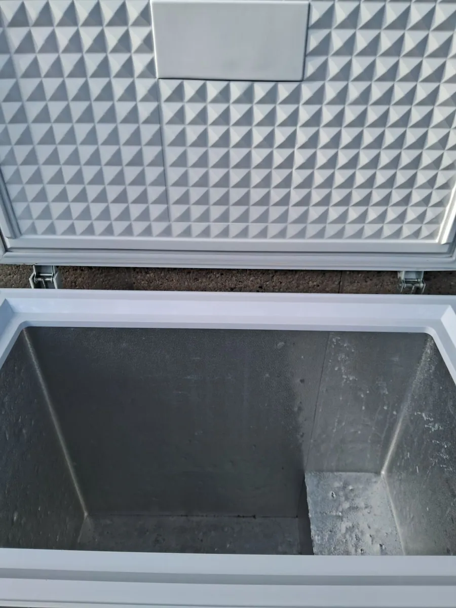 CHEST FREEZER FOR SALE - Image 3