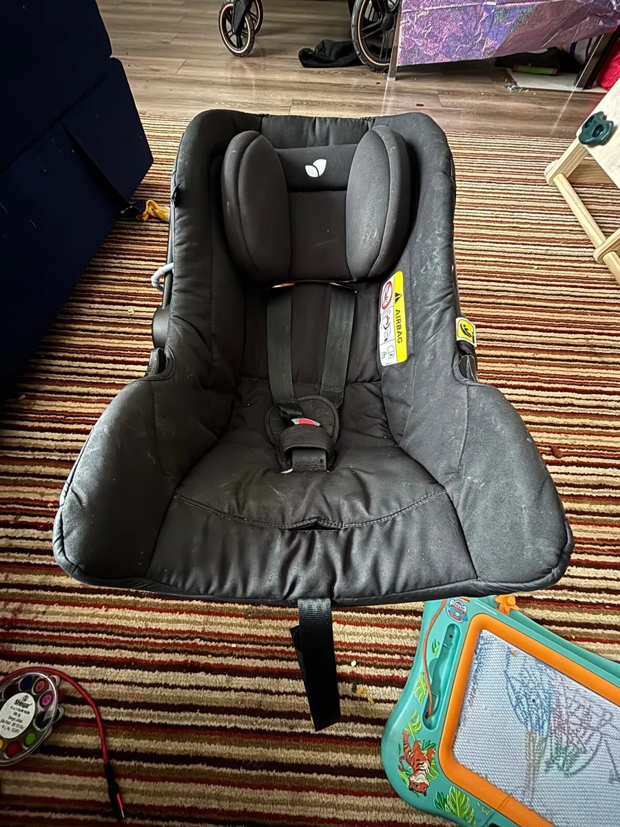 Car seat - Image 1