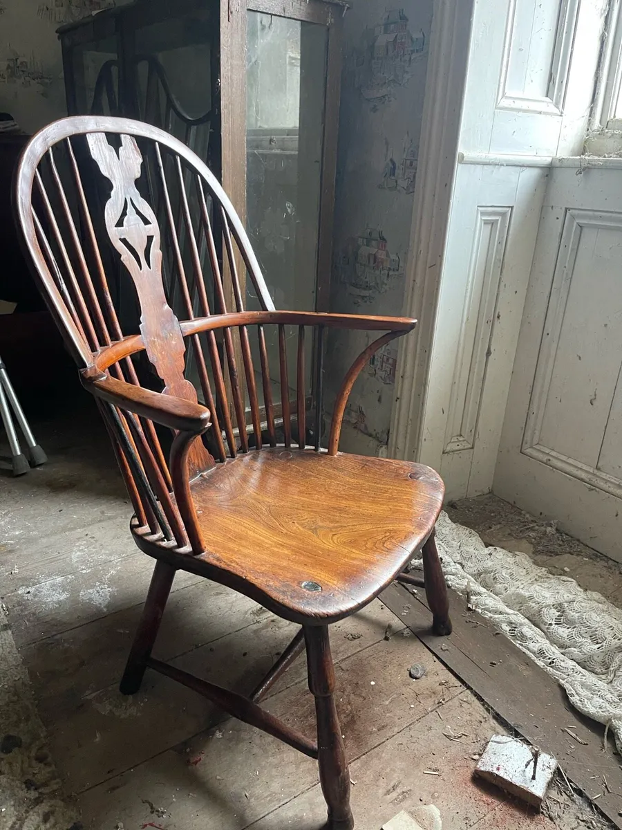19c Elm & Yew Windsor Chair - Image 1