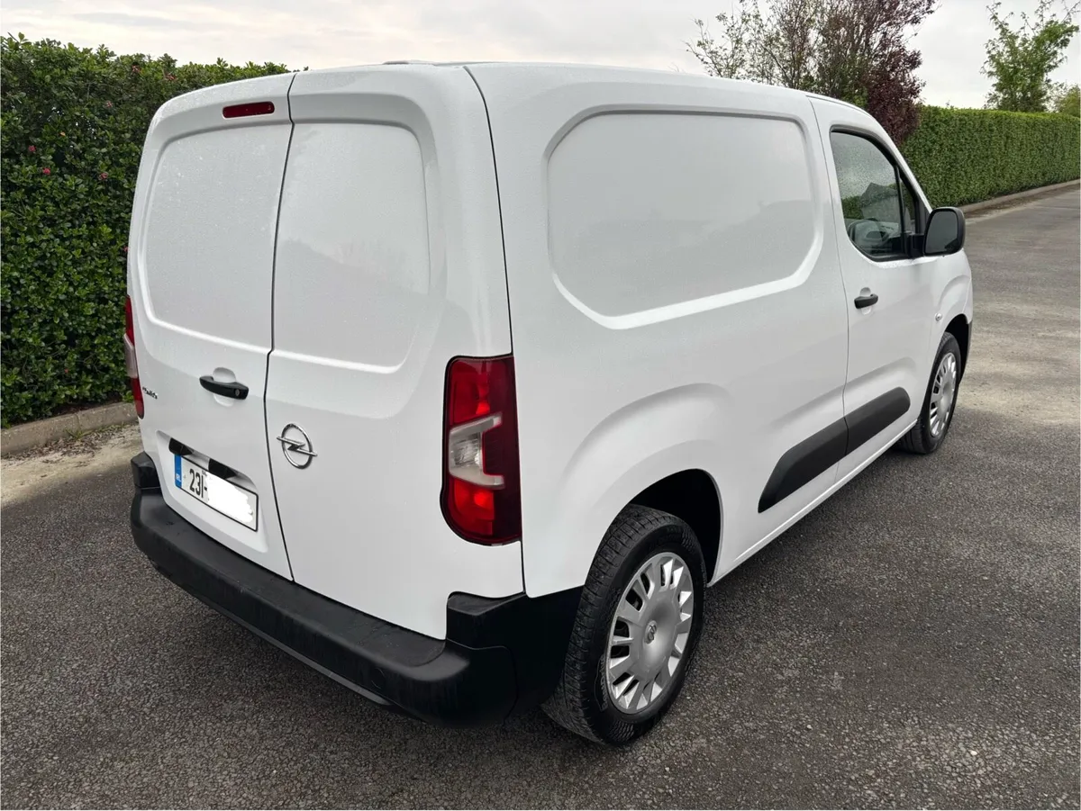 (231) Opel Combo 2023 - Image 4