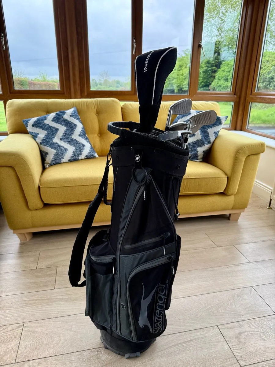 Right handed golf club set with bag - Image 1