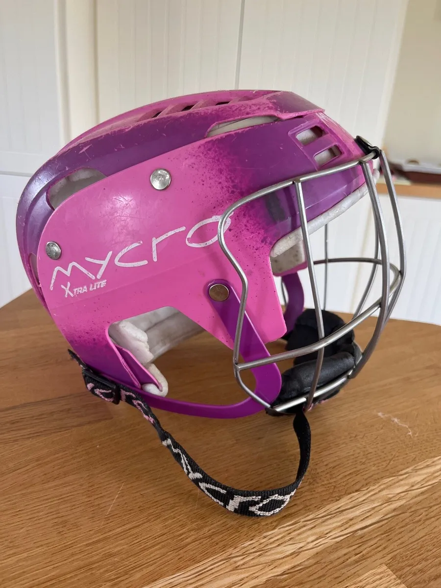 Hurling Camogie Helmet - Image 1